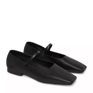 NWT Mansur Gavriel square toe flats
